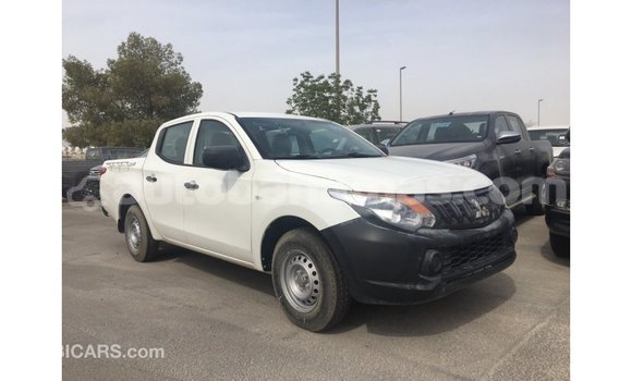 Buy Import Mitsubishi L200 White Car in Import - Dubai in Abaco