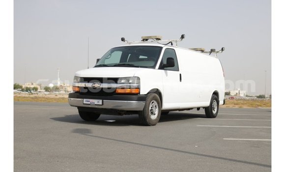 Buy Import Chevrolet Express White Car in Import - Dubai in Abaco