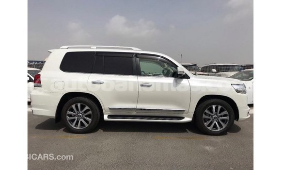 Buy Import Toyota Land Cruiser White Car in Import - Dubai in Abaco Buy Import Toyota Land Cruiser White Car in Import - Dubai in Abaco