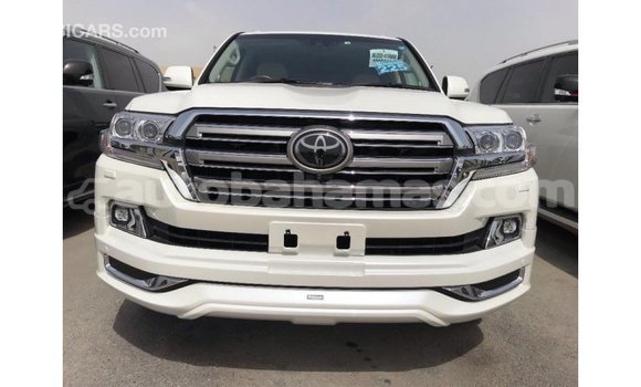 Buy Import Toyota Land Cruiser White Car in Import - Dubai in Abaco Buy Import Toyota Land Cruiser White Car in Import - Dubai in Abaco