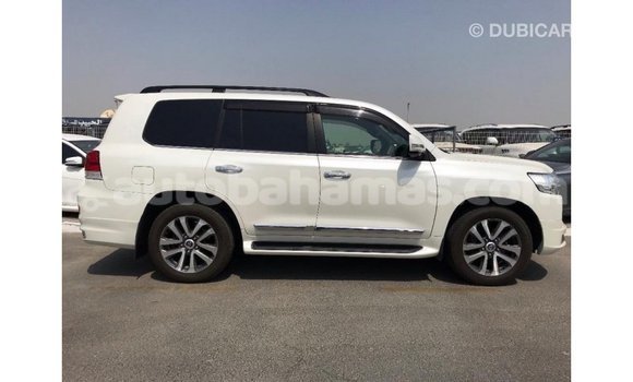 Buy Import Toyota Land Cruiser White Car in Import - Dubai in Abaco Buy Import Toyota Land Cruiser White Car in Import - Dubai in Abaco
