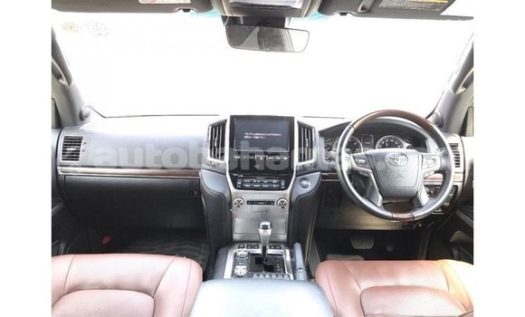 Buy Import Toyota Land Cruiser White Car in Import - Dubai in Abaco Buy Import Toyota Land Cruiser White Car in Import - Dubai in Abaco