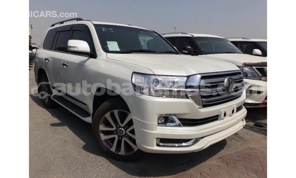 Buy Import Toyota Land Cruiser White Car in Import - Dubai in Abaco Buy Import Toyota Land Cruiser White Car in Import - Dubai in Abaco