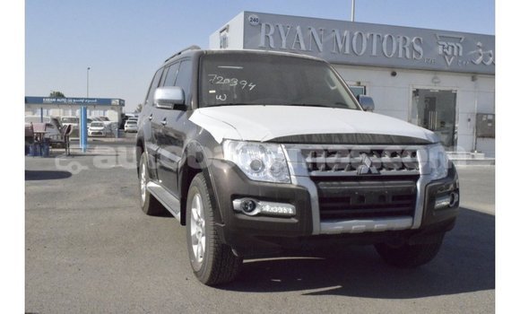 Buy Import Mitsubishi Pajero Brown Car in Import - Dubai in Abaco