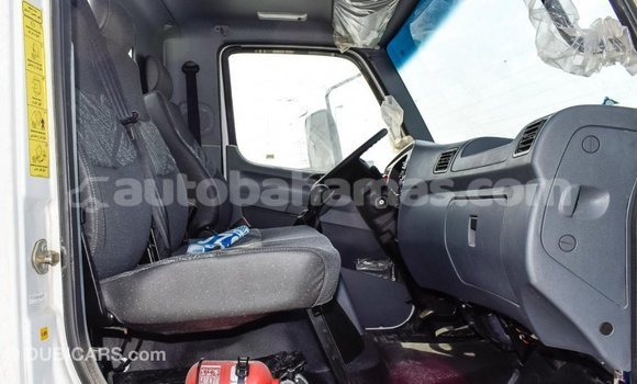 Buy Import Mercedes-Benz 190 (W201) White Car in Import - Dubai in Abaco Buy Import Mercedes-Benz 190 (W201) White Car in Import - Dubai in Abaco