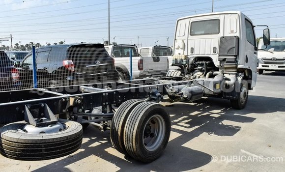 Buy Import Mercedes-Benz 190 (W201) White Car in Import - Dubai in Abaco Buy Import Mercedes-Benz 190 (W201) White Car in Import - Dubai in Abaco