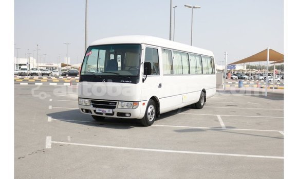 Buy Import Mitsubishi L400 White Truck in Import - Dubai in Abaco