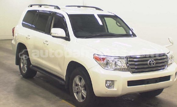 Buy Import Toyota Land Cruiser White Car in Import - Dubai in Abaco Buy Import Toyota Land Cruiser White Car in Import - Dubai in Abaco