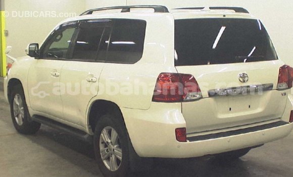 Buy Import Toyota Land Cruiser White Car in Import - Dubai in Abaco Buy Import Toyota Land Cruiser White Car in Import - Dubai in Abaco