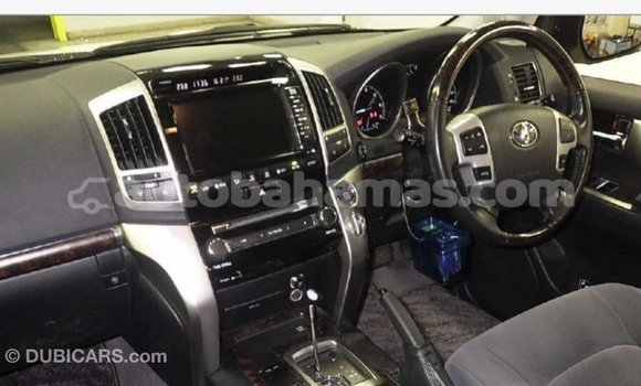 Buy Import Toyota Land Cruiser White Car in Import - Dubai in Abaco Buy Import Toyota Land Cruiser White Car in Import - Dubai in Abaco