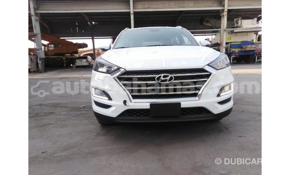 Buy Import Hyundai Tucson White Car in Import - Dubai in Abaco Buy Import Hyundai Tucson White Car in Import - Dubai in Abaco