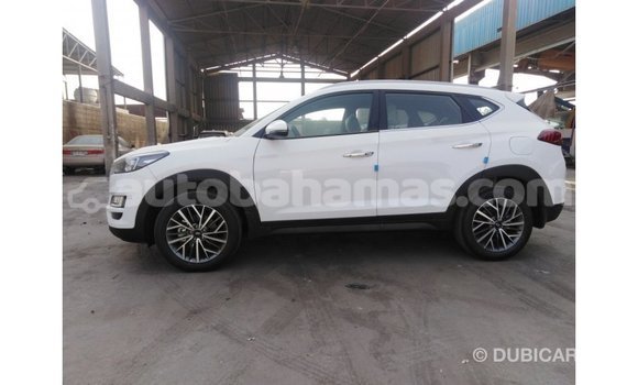 Buy Import Hyundai Tucson White Car in Import - Dubai in Abaco Buy Import Hyundai Tucson White Car in Import - Dubai in Abaco