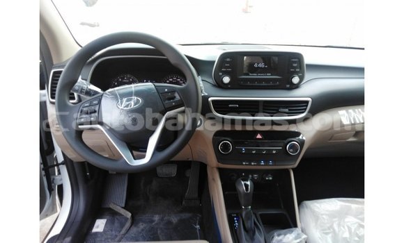 Buy Import Hyundai Tucson White Car in Import - Dubai in Abaco Buy Import Hyundai Tucson White Car in Import - Dubai in Abaco