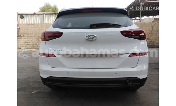 Buy Import Hyundai Tucson White Car in Import - Dubai in Abaco Buy Import Hyundai Tucson White Car in Import - Dubai in Abaco