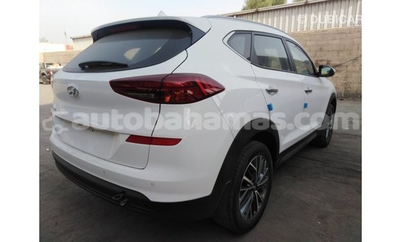 Buy Import Hyundai Tucson White Car in Import - Dubai in Abaco Buy Import Hyundai Tucson White Car in Import - Dubai in Abaco