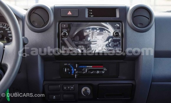 Buy Import Toyota Land Cruiser White Car in Import - Dubai in Abaco Buy Import Toyota Land Cruiser White Car in Import - Dubai in Abaco