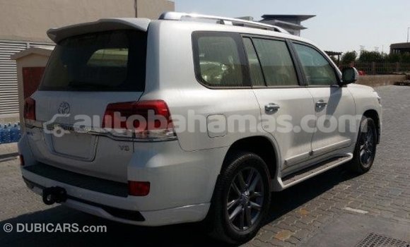 Buy Import Toyota Land Cruiser White Car in Import - Dubai in Abaco Buy Import Toyota Land Cruiser White Car in Import - Dubai in Abaco
