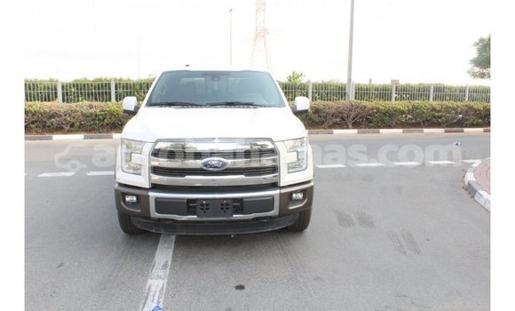 Buy Import Ford Club Wagon White Car in Import - Dubai in Abaco