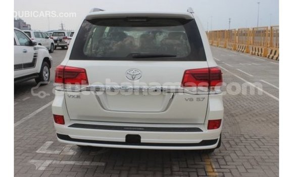 Buy Import Toyota Land Cruiser White Car in Import - Dubai in Abaco Buy Import Toyota Land Cruiser White Car in Import - Dubai in Abaco