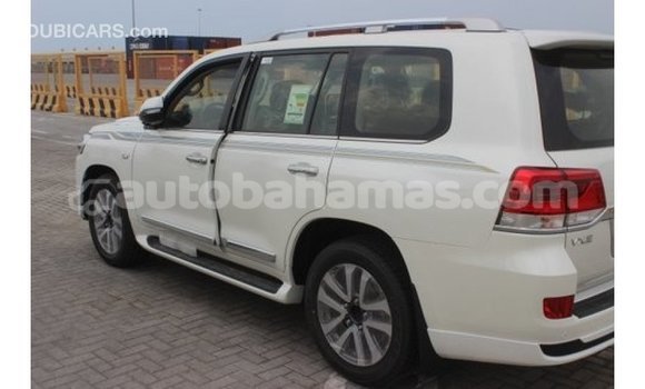 Buy Import Toyota Land Cruiser White Car in Import - Dubai in Abaco Buy Import Toyota Land Cruiser White Car in Import - Dubai in Abaco