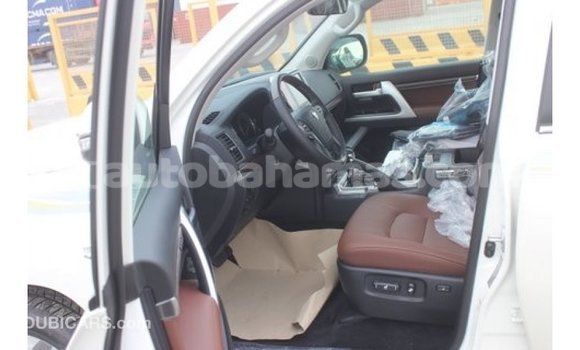 Buy Import Toyota Land Cruiser White Car in Import - Dubai in Abaco Buy Import Toyota Land Cruiser White Car in Import - Dubai in Abaco