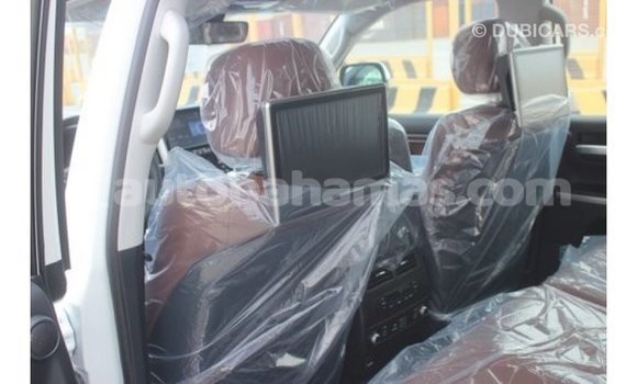 Buy Import Toyota Land Cruiser White Car in Import - Dubai in Abaco Buy Import Toyota Land Cruiser White Car in Import - Dubai in Abaco