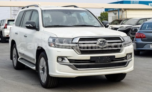 Buy Import Toyota Land Cruiser White Car in Import - Dubai in Abaco Buy Import Toyota Land Cruiser White Car in Import - Dubai in Abaco