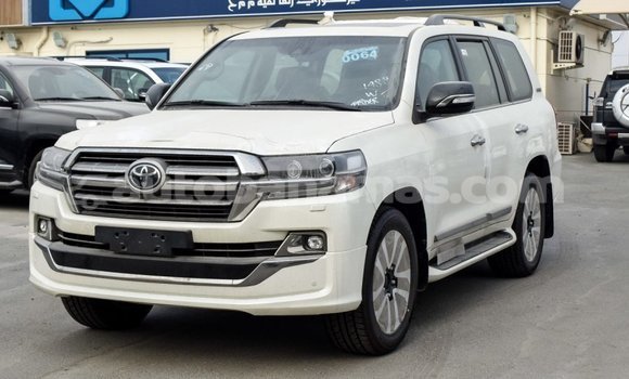 Buy Import Toyota Land Cruiser White Car in Import - Dubai in Abaco Buy Import Toyota Land Cruiser White Car in Import - Dubai in Abaco