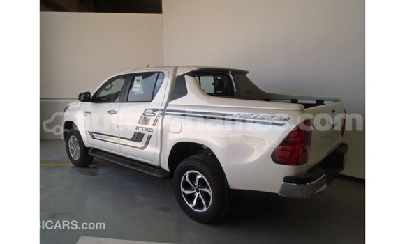 Buy Import Toyota Hilux White Car in Import - Dubai in Abaco Buy Import Toyota Hilux White Car in Import - Dubai in Abaco