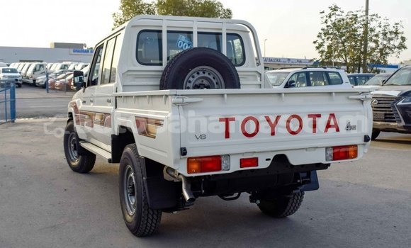 Buy Import Toyota Land Cruiser White Car in Import - Dubai in Abaco Buy Import Toyota Land Cruiser White Car in Import - Dubai in Abaco