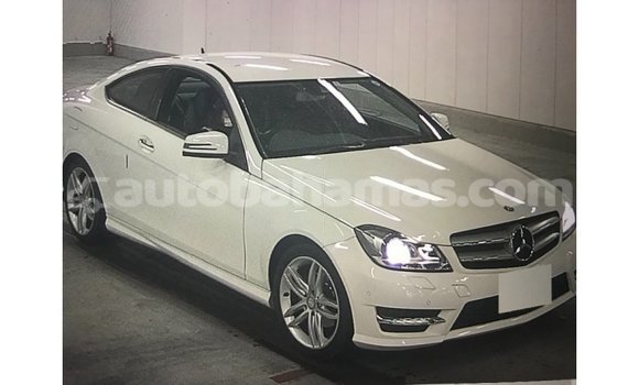 Buy Import Mercedes-Benz 190 (W201) White Car in Import - Dubai in Abaco Buy Import Mercedes-Benz 190 (W201) White Car in Import - Dubai in Abaco