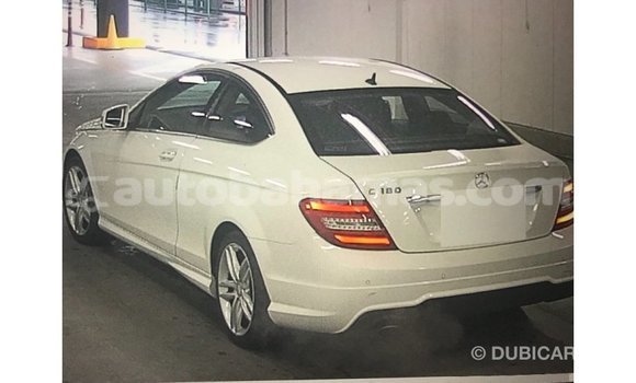 Buy Import Mercedes-Benz 190 (W201) White Car in Import - Dubai in Abaco Buy Import Mercedes-Benz 190 (W201) White Car in Import - Dubai in Abaco