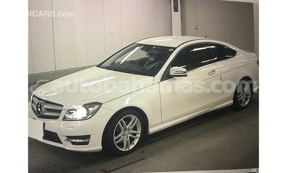 Buy Import Mercedes-Benz 190 (W201) White Car in Import - Dubai in Abaco Buy Import Mercedes-Benz 190 (W201) White Car in Import - Dubai in Abaco