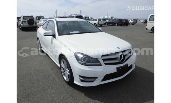Buy Import Mercedes-Benz 190 (W201) White Car in Import - Dubai in Abaco Buy Import Mercedes-Benz 190 (W201) White Car in Import - Dubai in Abaco