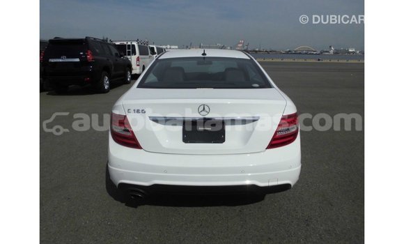 Buy Import Mercedes-Benz 190 (W201) White Car in Import - Dubai in Abaco Buy Import Mercedes-Benz 190 (W201) White Car in Import - Dubai in Abaco