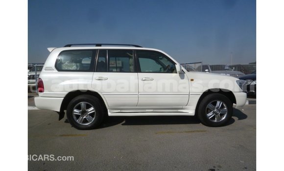 Buy Import Toyota Land Cruiser White Car in Import - Dubai in Abaco Buy Import Toyota Land Cruiser White Car in Import - Dubai in Abaco