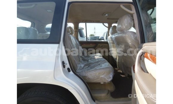 Buy Import Toyota Land Cruiser White Car in Import - Dubai in Abaco Buy Import Toyota Land Cruiser White Car in Import - Dubai in Abaco