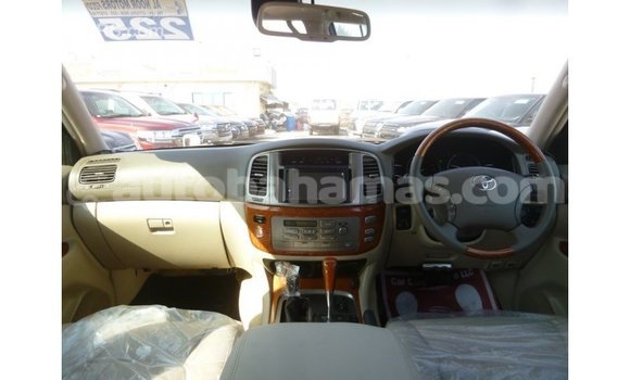 Buy Import Toyota Land Cruiser White Car in Import - Dubai in Abaco Buy Import Toyota Land Cruiser White Car in Import - Dubai in Abaco