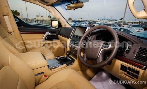 Buy Import Toyota Land Cruiser White Car in Import - Dubai in Abaco Buy Import Toyota Land Cruiser White Car in Import - Dubai in Abaco