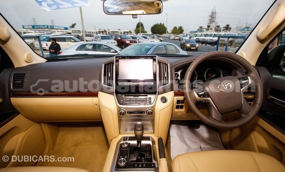 Buy Import Toyota Land Cruiser White Car in Import - Dubai in Abaco Buy Import Toyota Land Cruiser White Car in Import - Dubai in Abaco