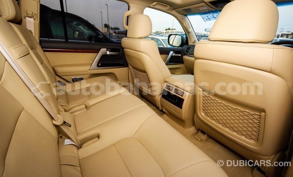 Buy Import Toyota Land Cruiser White Car in Import - Dubai in Abaco Buy Import Toyota Land Cruiser White Car in Import - Dubai in Abaco