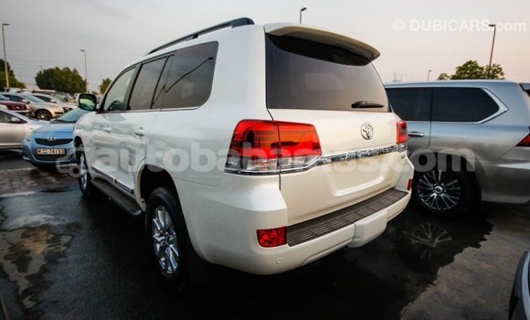 Buy Import Toyota Land Cruiser White Car in Import - Dubai in Abaco Buy Import Toyota Land Cruiser White Car in Import - Dubai in Abaco