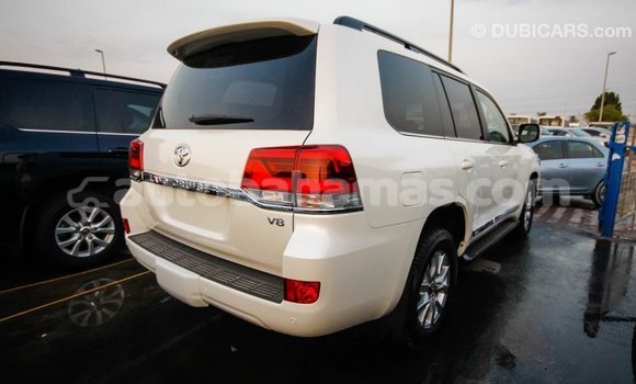 Buy Import Toyota Land Cruiser White Car in Import - Dubai in Abaco Buy Import Toyota Land Cruiser White Car in Import - Dubai in Abaco