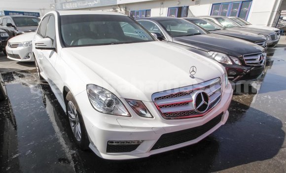 Buy Import Mercedes-Benz 200 White Car in Import - Dubai in Abaco Buy Import Mercedes-Benz 200 White Car in Import - Dubai in Abaco